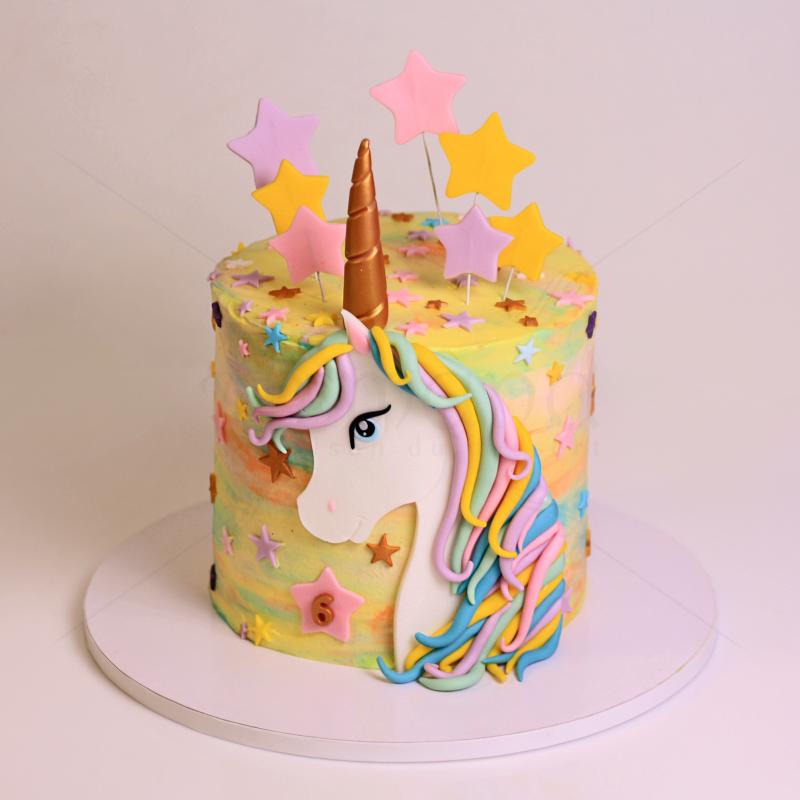 Tort Galben Unicorn in Frosting