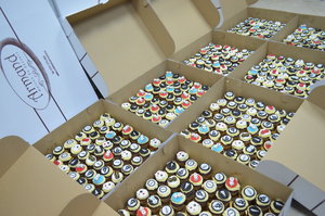 1000 de Cupcakes James Bond pentru Vodafone